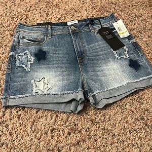 Women’s Kensie jeans star patched shorts New with Tags